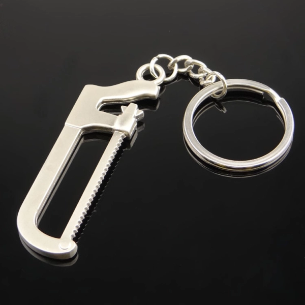 Llavero Metalico en forma de Cegueta o Sierra Manual, de 68 x 22 mm