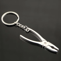 Llavero Metalico en forma de Pinza o Alicate, de 66 x 13 mm