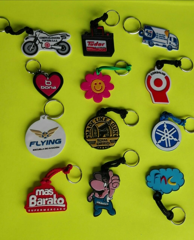 Llaveros Microinyectados en alto relieve