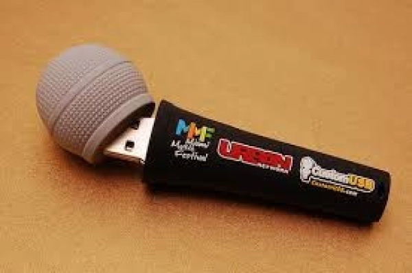 Memoria USB PVC 3D forma de Microfono